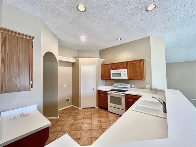 Photo - 875 Shoal Creek Dr