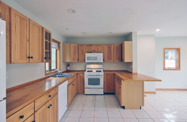 Photo - 290 Folino Dr