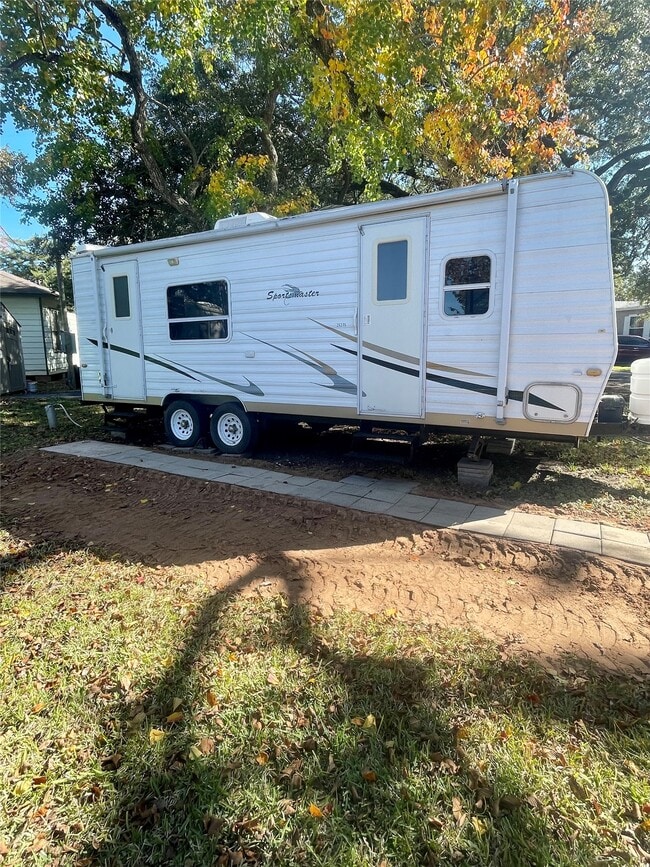 Building Photo - 728 S Shanks St