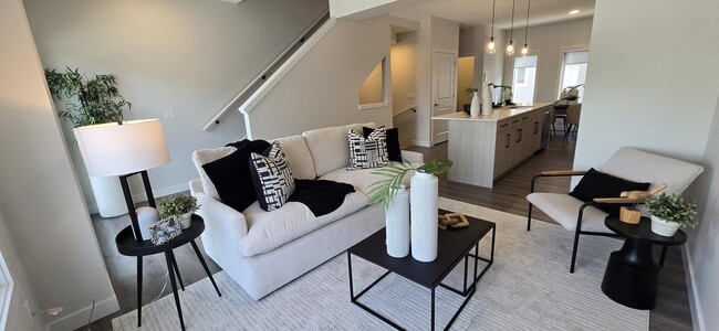 Photo - 3640-139 139 Ave NW Unit 28 / S