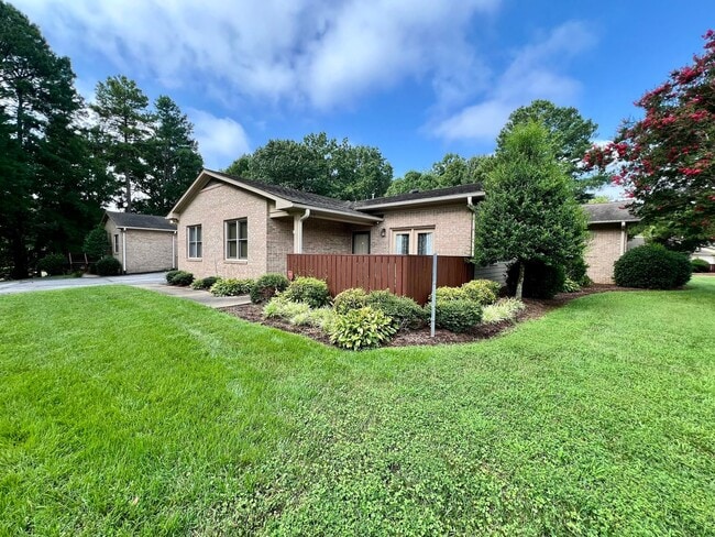 Building Photo - Beaver Creek 3 Bedroom/2 Bathroom Condo