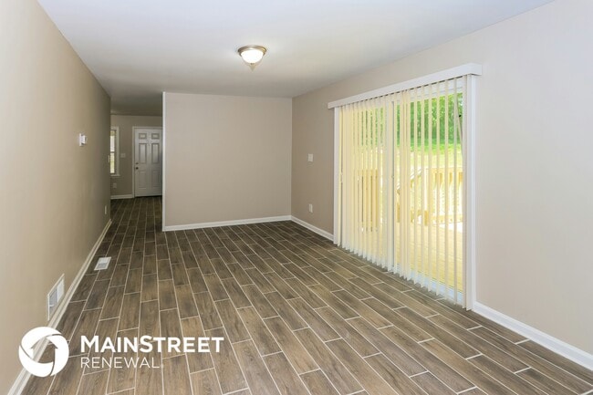 Photo - 160 Allenwood Rd