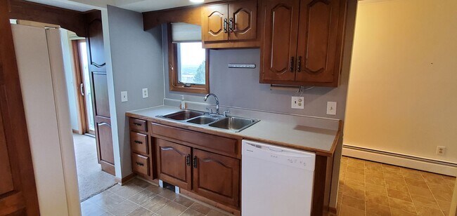 Photo - LARGE HOME WITH BEAUTIFUL VIEWS OF BOTH GR...