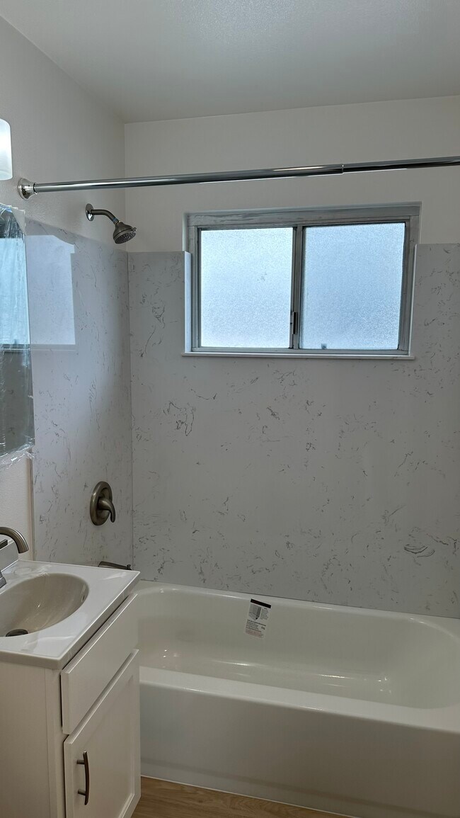 Photo - 3237 Courtland Ave Unidad #B