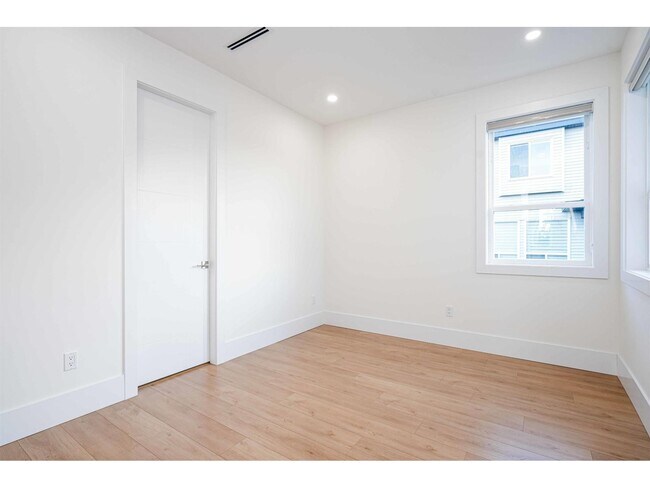 Photo - Main House-14742 62A AVENUE