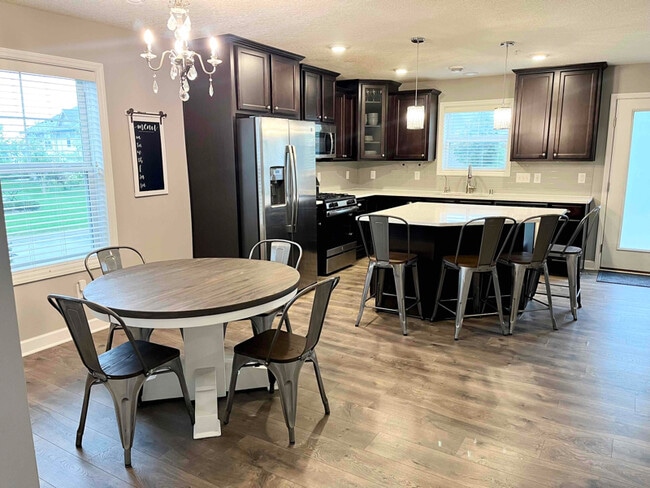 Photo - 3337 Lakewood Trl