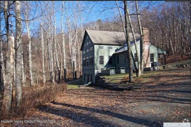 Building Photo - 35 Bird Ln Rental