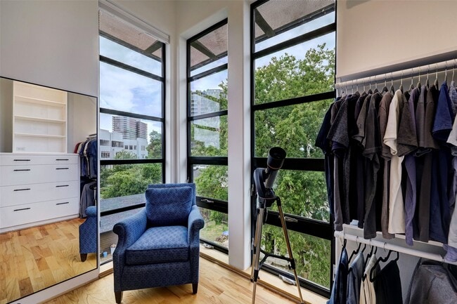 Photo - 5002 Milam St