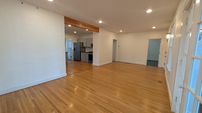 Photo - 3440 SW Falcon St Unit A