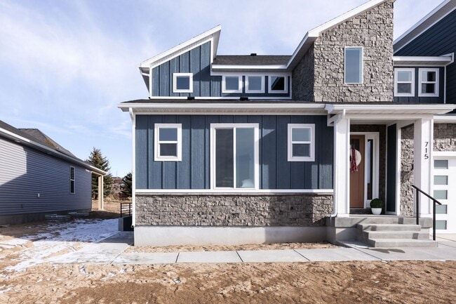 Building Photo - 715 Pine Ridge Ln Unit ADU