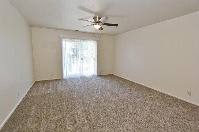 Photo - 551 N Moffatt Ave Unit 9