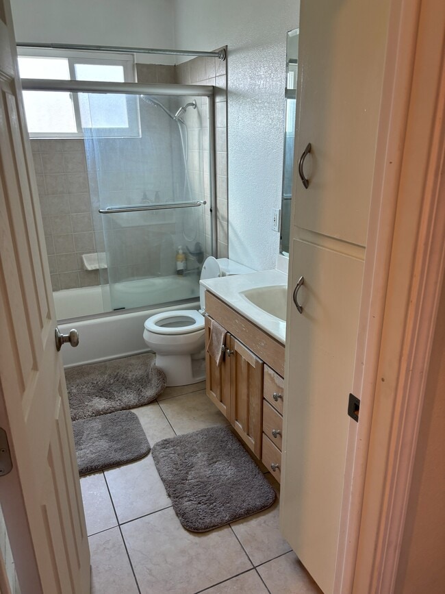 Photo - 115 Medinah Pl