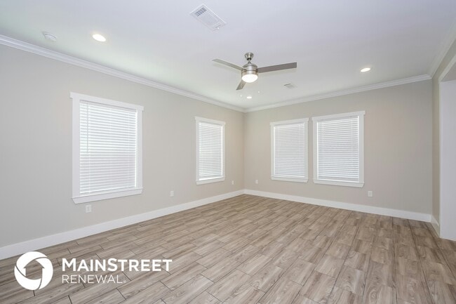 Photo - 1627 Davis Ave