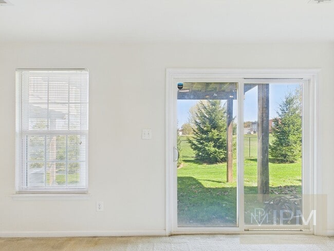 Photo - Beautiful 4 Bedroom, 2.5 Bath Townhome in Regents Glen!