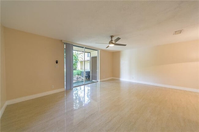 Photo - 1343 Hampton Blvd