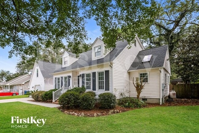 2332 Vanderbilt Dr
