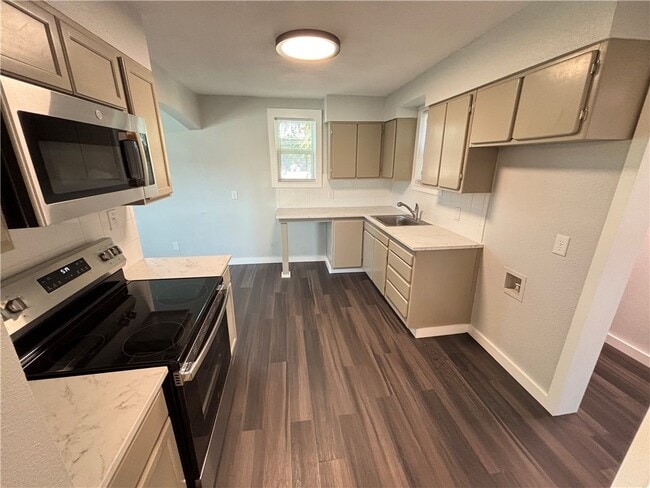 Photo - 417 Robert Dr