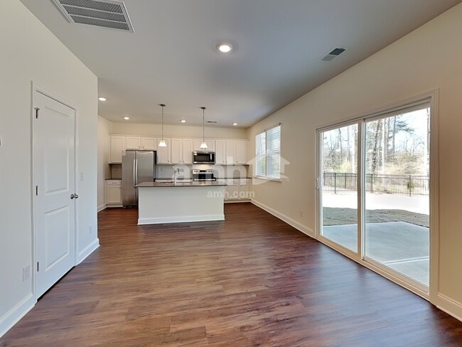 Photo - 625 Rivermist Dr