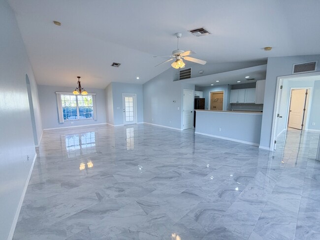 Photo - 526 NW 1st Ln