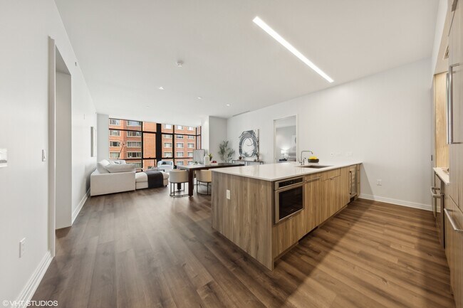 Photo - 61 E Banks St Unidad 802