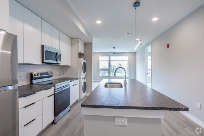 2 habitaciones, 2 baños - 944 pies cuadrados - Sala de estar - Mid Castle Apartamentos