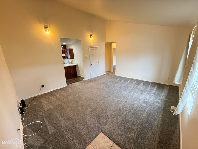 Photo - West Valley Rental – 2 Bed, 2 Bath, Large Living Area