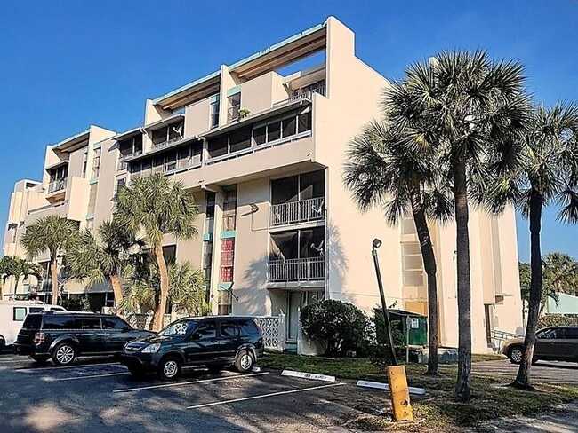Building Photo - 2017 NW 46th Ave Unit 409A Rental