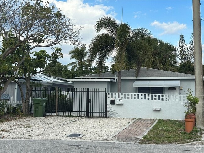 Building Photo - 1300 NW 7th Terrace Rental