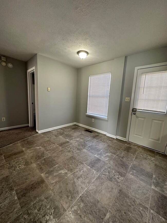 Photo - 1058 Bush Ave