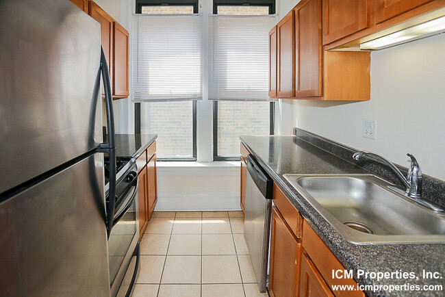 Photo - 3525 N Wilton Ave Condo Unit 3525W-2R