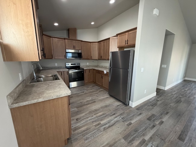 Photo - 1329 Lynn Ave