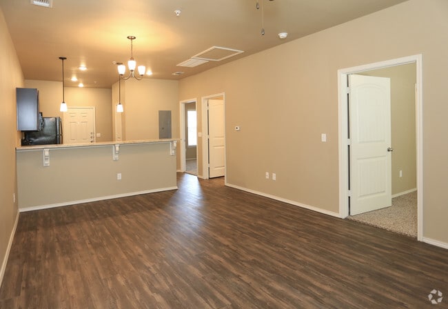 2BR 2BA-Livingroom