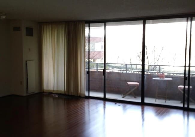 LR /Balcony - 2555 Pennsylvania Ave NW Unit 311