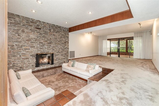 Photo - 2020 Venetian Way