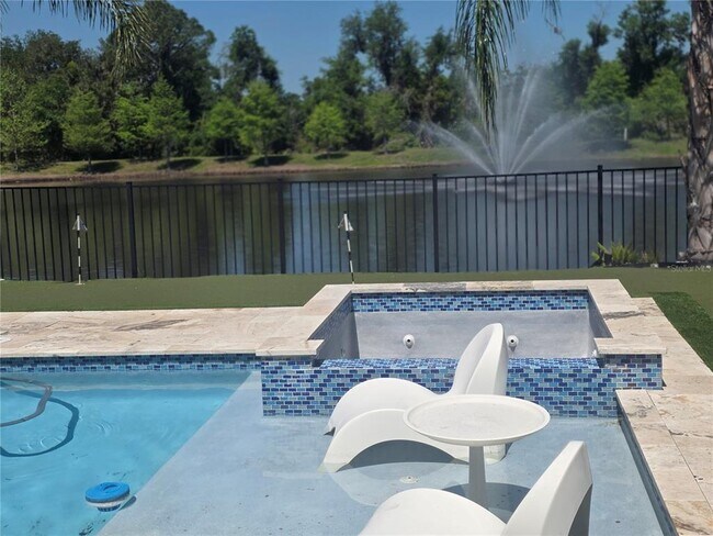 Photo - 16457 Woodside Gln