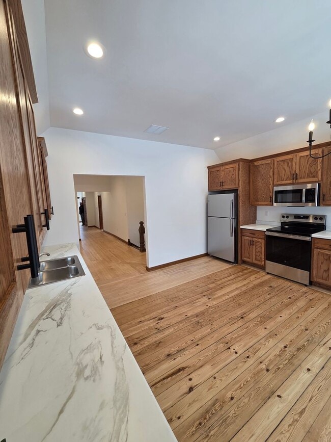 Photo - 2904 Parkridge Ave Unit Upper