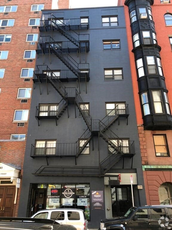 Building Photo - 146 Bowdoin St Rental