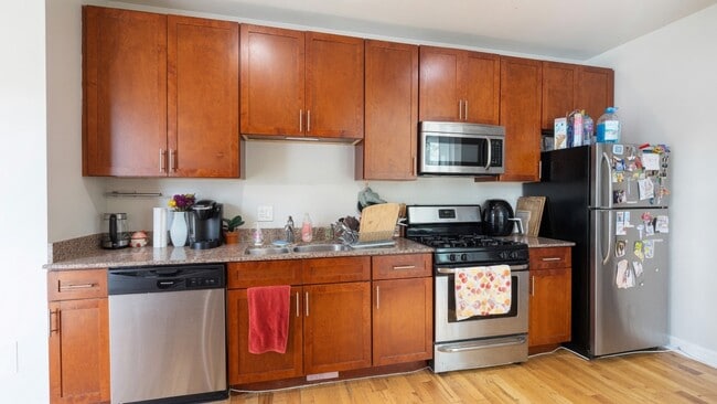 Photo - 2046 W Touhy Ave