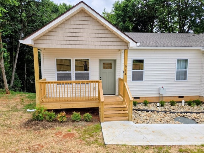 Building Photo - 5724 Wallwood Rd