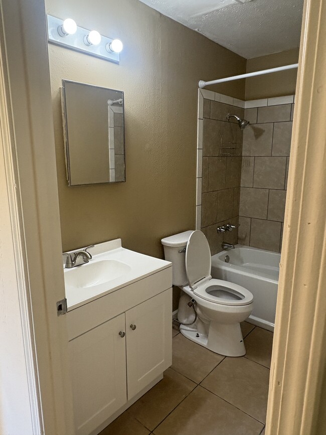 Photo - 136 Longwood Dr