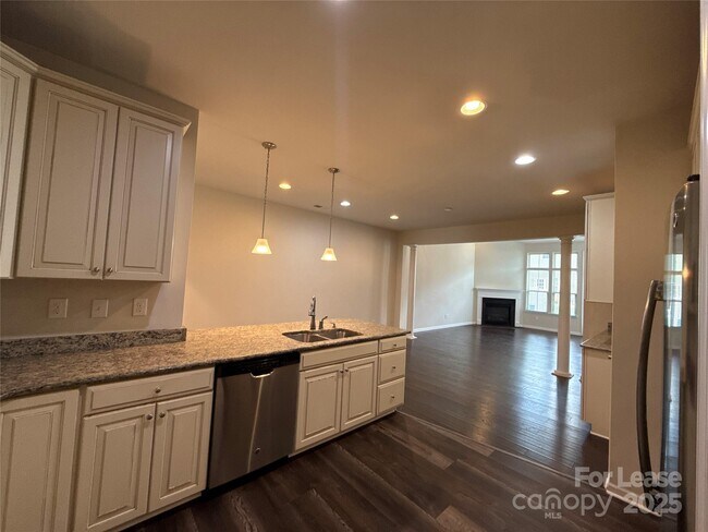 Photo - 11060 Discovery Dr NW