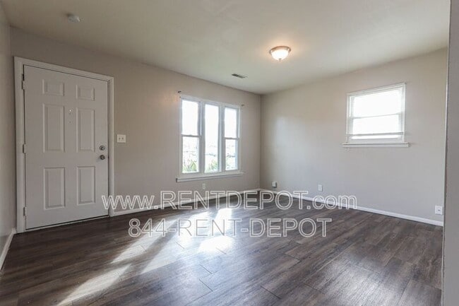 Photo - 1734 S New York Ave