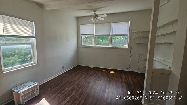 Photo - 1328-1330 E Davenport Street Unit 1330