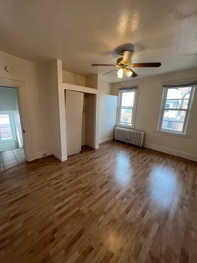 Photo - 366 Meyran Ave