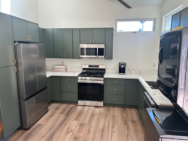 Photo - 7822 Toland Ave