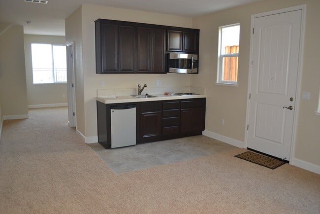 Photo - 2510 Amantea Way Unit In law  $1950