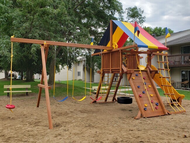 nueva área de juegos infantiles! - LINDERHOF PARK APARTMENTS