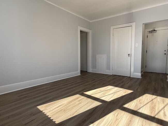 Photo - 524 Pitt St W Unit 302