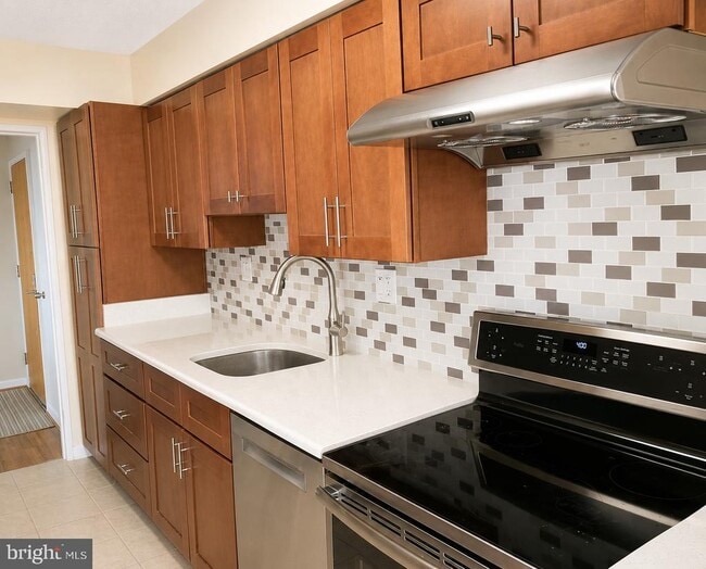 Photo - 1808 Old Meadow Rd Unit 1005