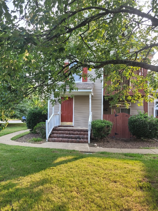 Photo - 210 Primrose Ln